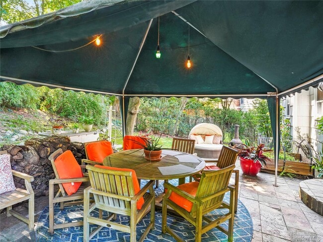 Building Photo - 1035 Shore Acres Dr