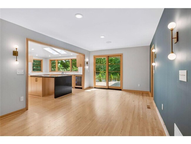 Building Photo - 6216 Maloney Ave