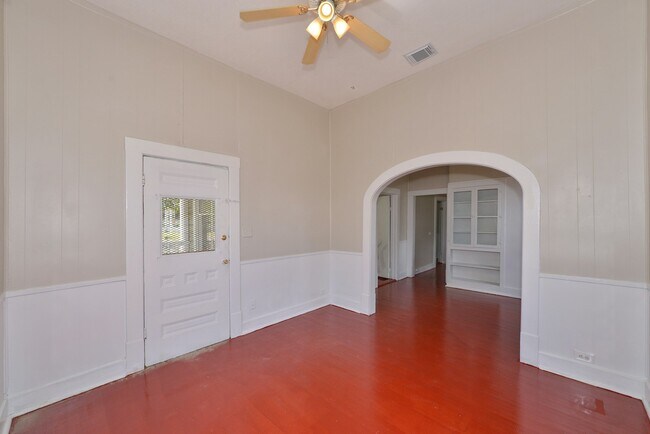 Building Photo - 103 St John St