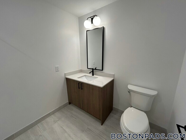 Building Photo - 199 Gardner St