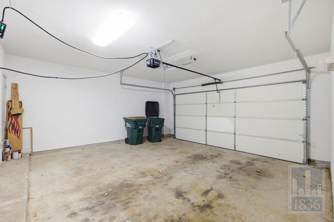 Building Photo - 5901 Rubicon Run