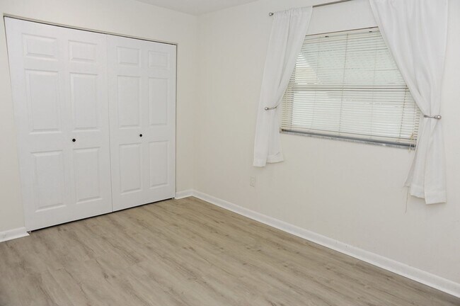Building Photo - Naples Park - 3 Bedroom/2 Bath - Annual Rental