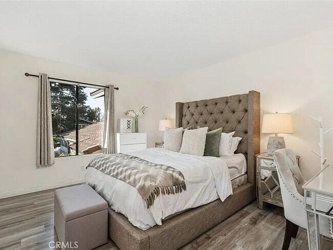 Building Photo - Move-In Ready 2BR | Fresh Paint | Unfurnished & Ready for Your Style