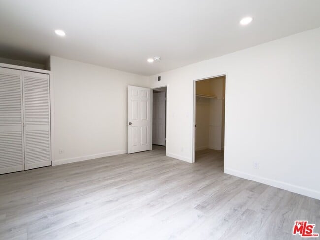 Building Photo - 2708 Arizona Ave