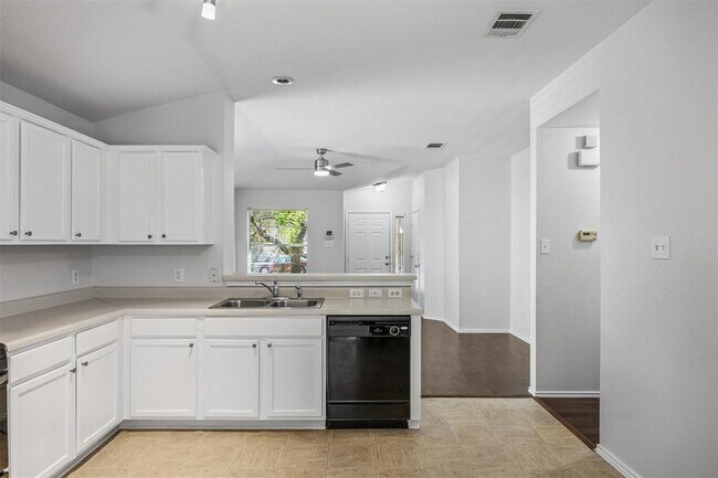 Building Photo - 437 Sweet Leaf Ln