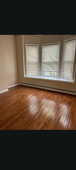 Building Photo - 121 S Fulton St