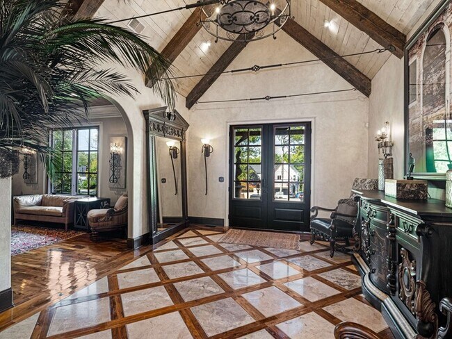 Building Photo - 3807 Harding Pl