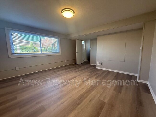 Building Photo - 136 N 27th St