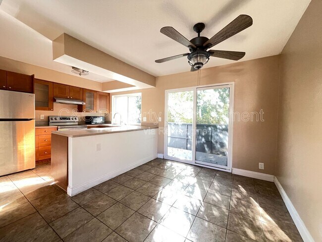 Building Photo - 8075 Caminito de Pizza