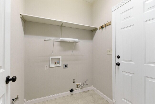 Building Photo - 1110 Brookedale Ct