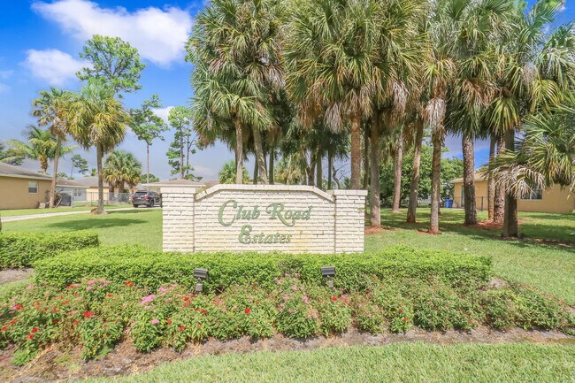 Building Photo - 5472 Club Cir