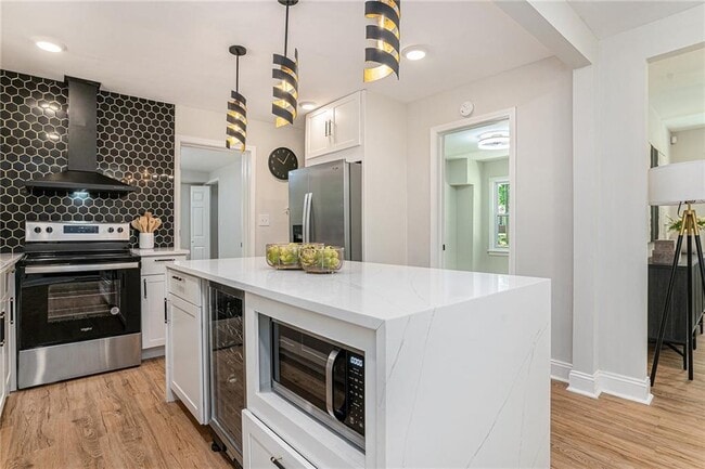 Building Photo - 2794 Mitchell Dr