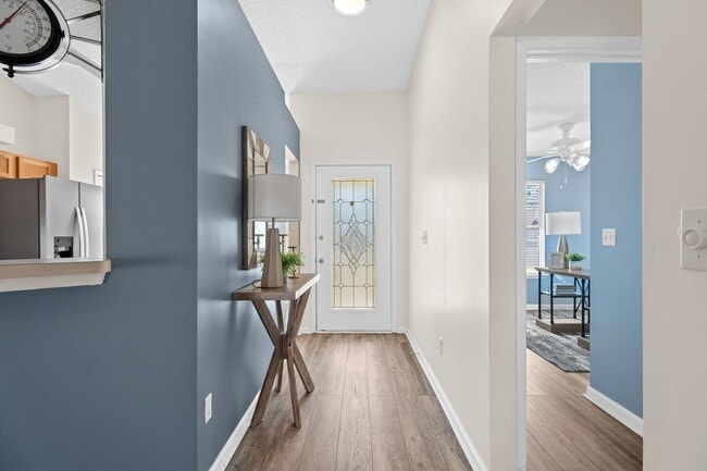 Building Photo - Beautiful Home