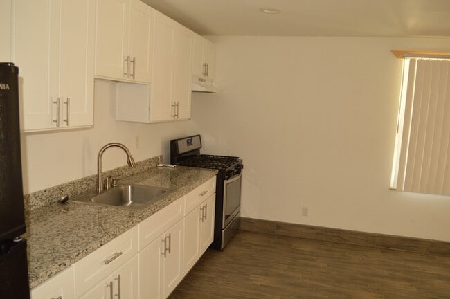 Building Photo - 4209 Warda Ave