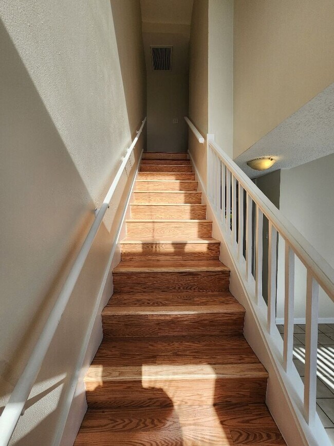 Building Photo - Gorgeous 3-Bedroom, 2.5-Bathroom Townhome ...