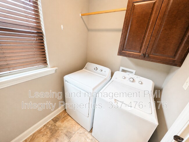 Building Photo - 110 Canton Ct