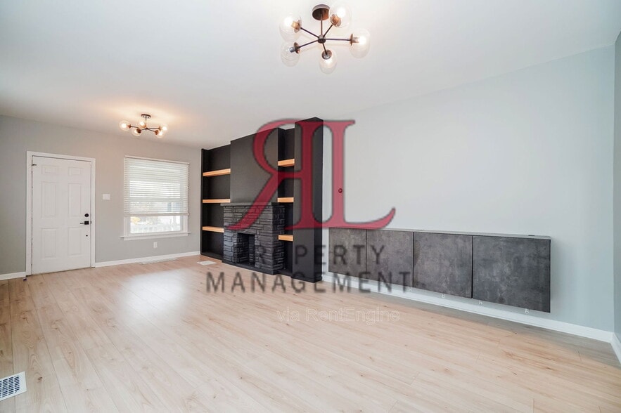 Building Photo - 543 E Jenkins Ave