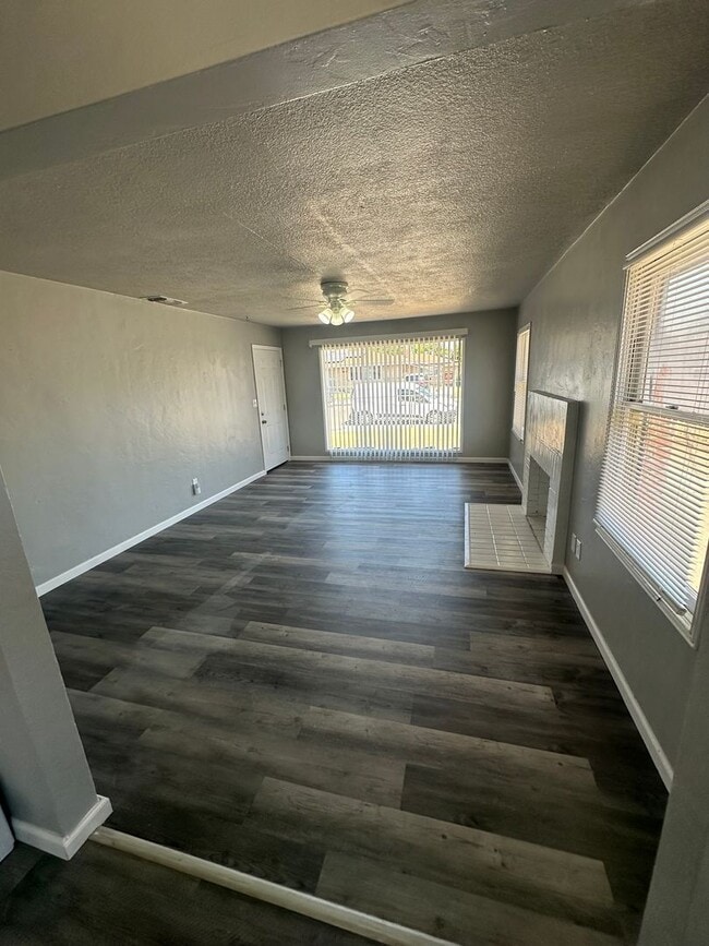 Building Photo - APPLY FOR THIS BEAUTIFUL HOME TODAY!