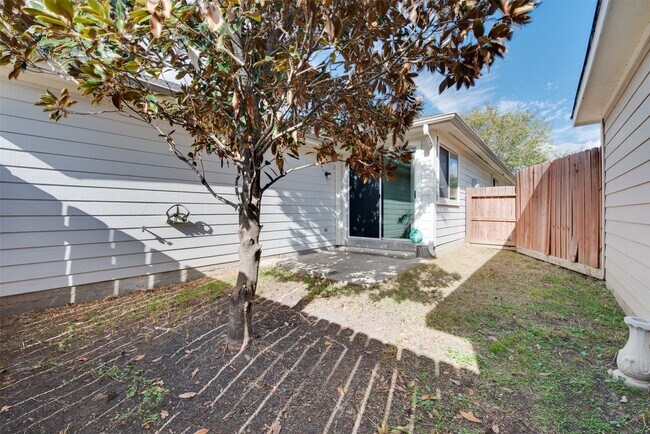 Building Photo - 6129 Lone Prairie Way