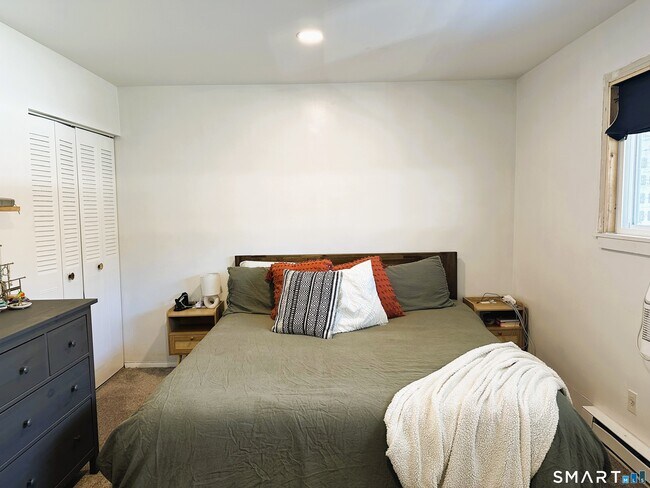 Building Photo - 18 Harry Brook Village