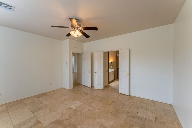 Building Photo - Alluring 3bd/2ba Lakeline Oaks Home in Cedar Park!
