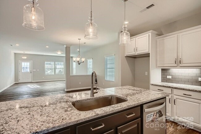 Building Photo - 170 Fairfield Dr