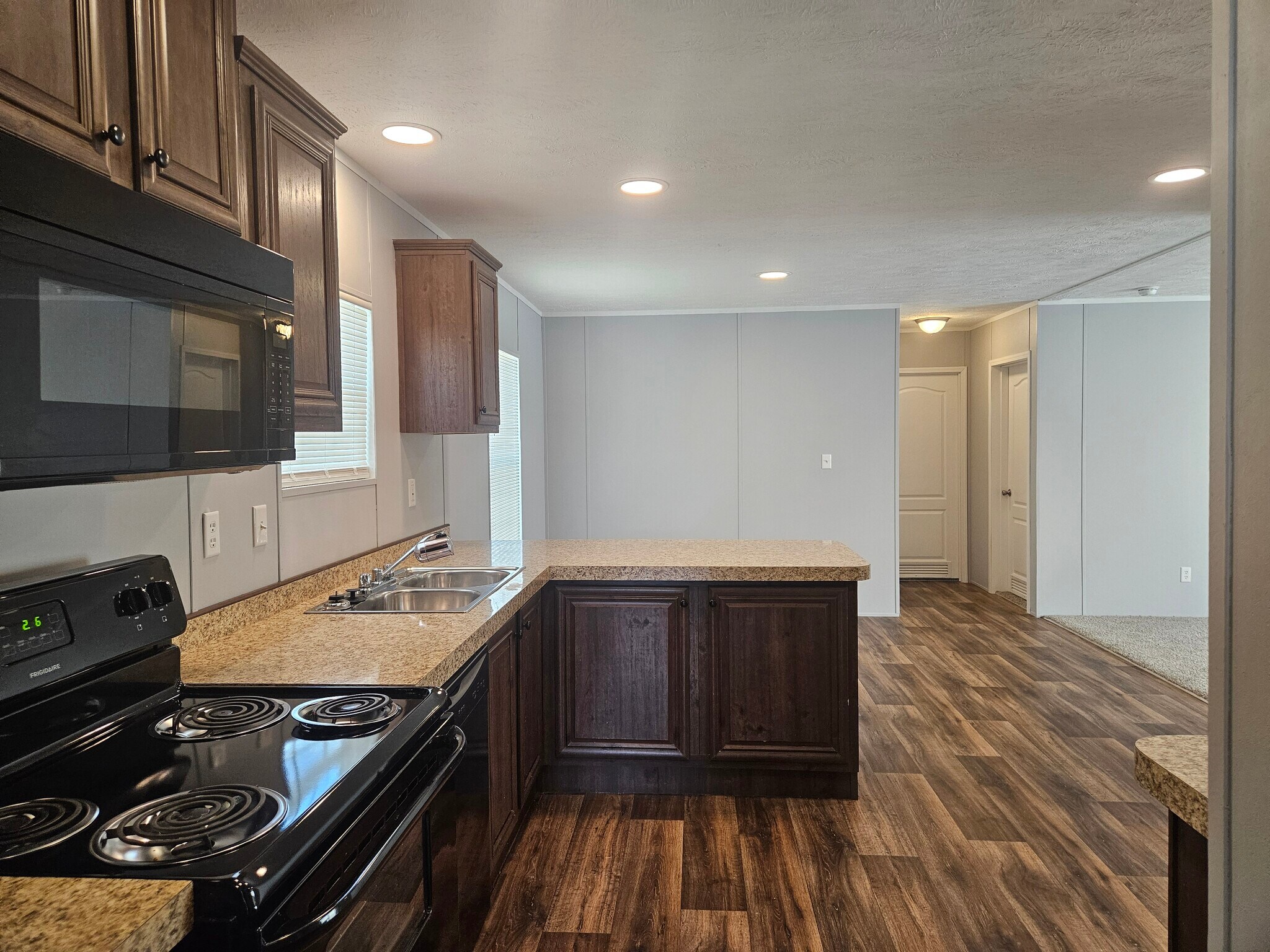 Building Photo - 179 Lynnwood Cir