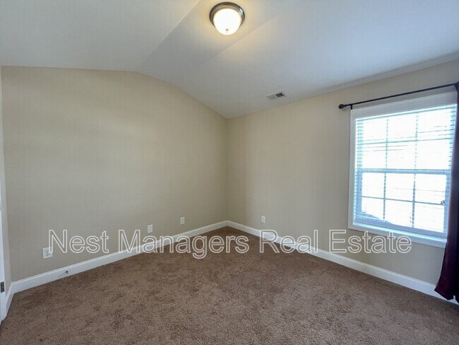 Building Photo - 608 Stonebriar Ave
