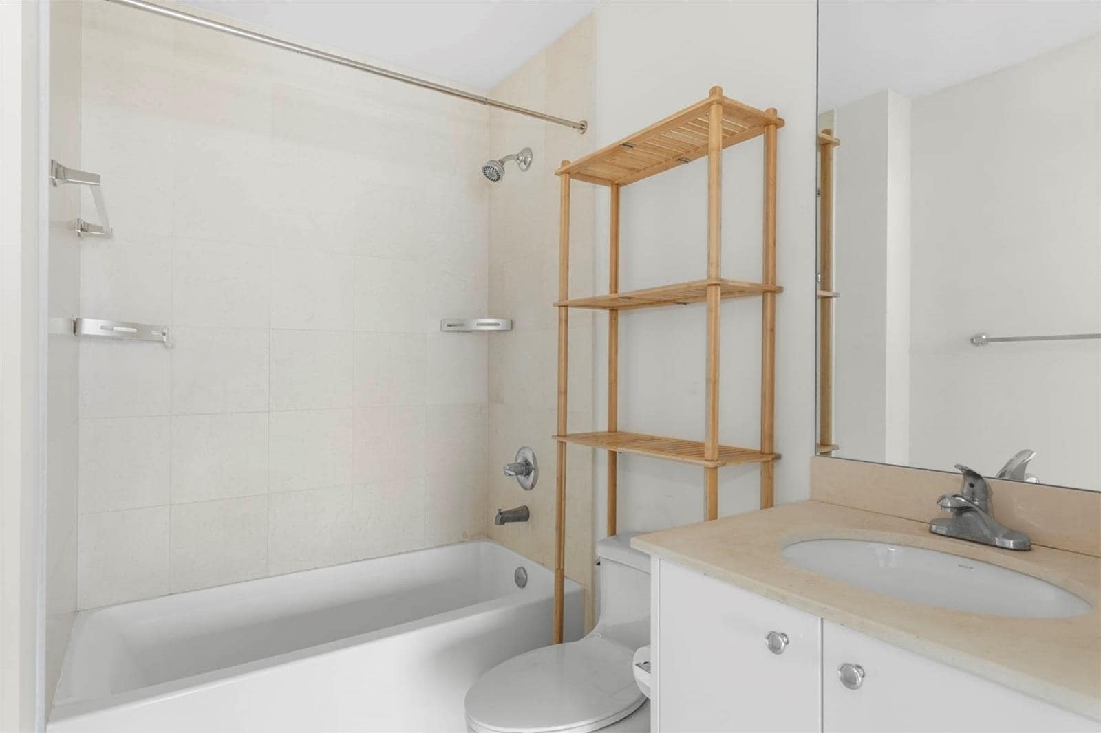 Building Photo - 60 SW 13th St