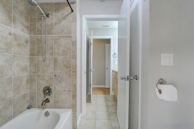 Building Photo - 5281 Jade Cir