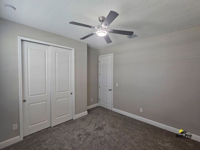 Building Photo - 379 Birkdale Dr