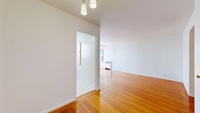 Building Photo - 702 Church St