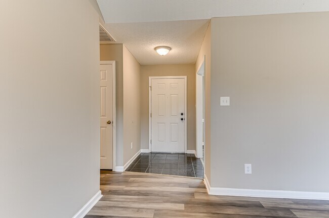 Building Photo - 4416 Hatteras Dr