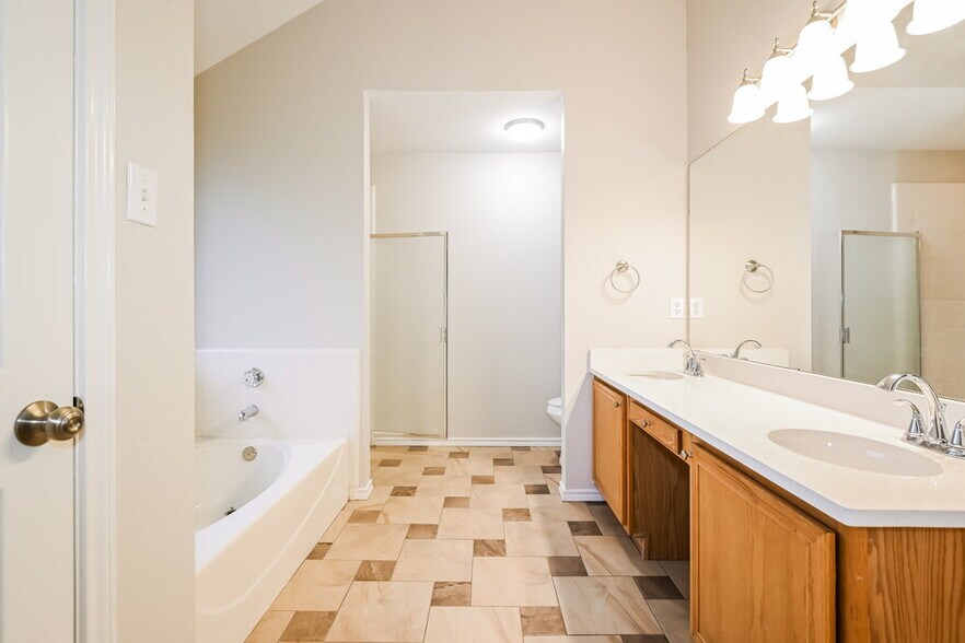 Building Photo - 1308 Doris Dr