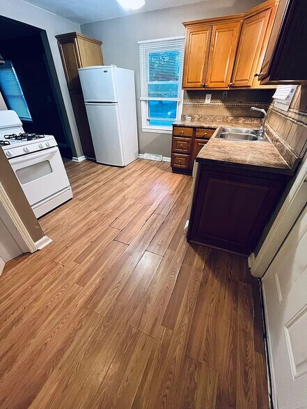 Building Photo - 22174 Donald Ave