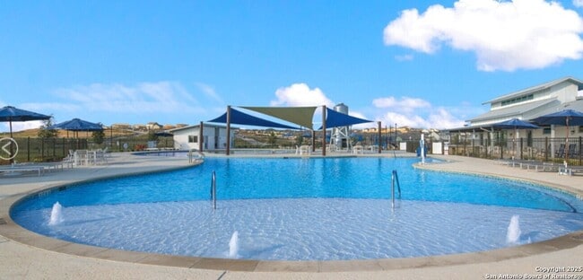 Building Photo - BEAUTIFUL 4-BEDROOM HOME AT THE SILOS