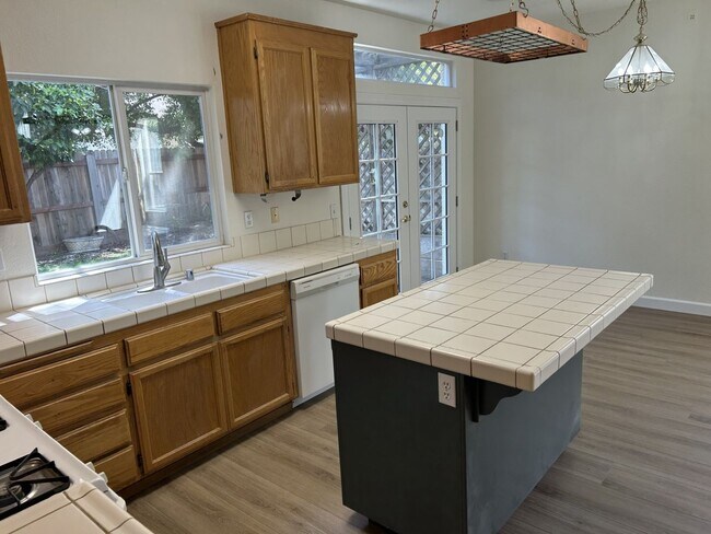Building Photo - 597 Canvasback Ct