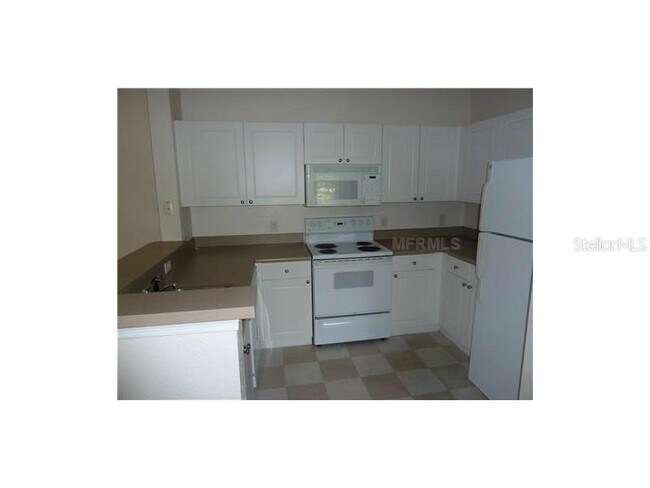Building Photo - 9401 Crescent Loop Cir
