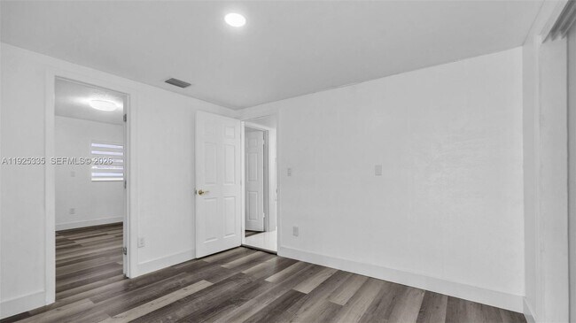 Building Photo - 11421 SW 84th St