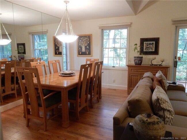 Building Photo - 230 Saugatuck Ave