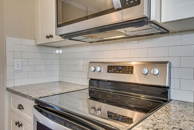 Building Photo - 852 Williford Run Dr