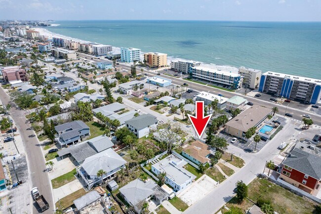 Building Photo - Fully Renovated Beachside Beauty – Walk to the Sand