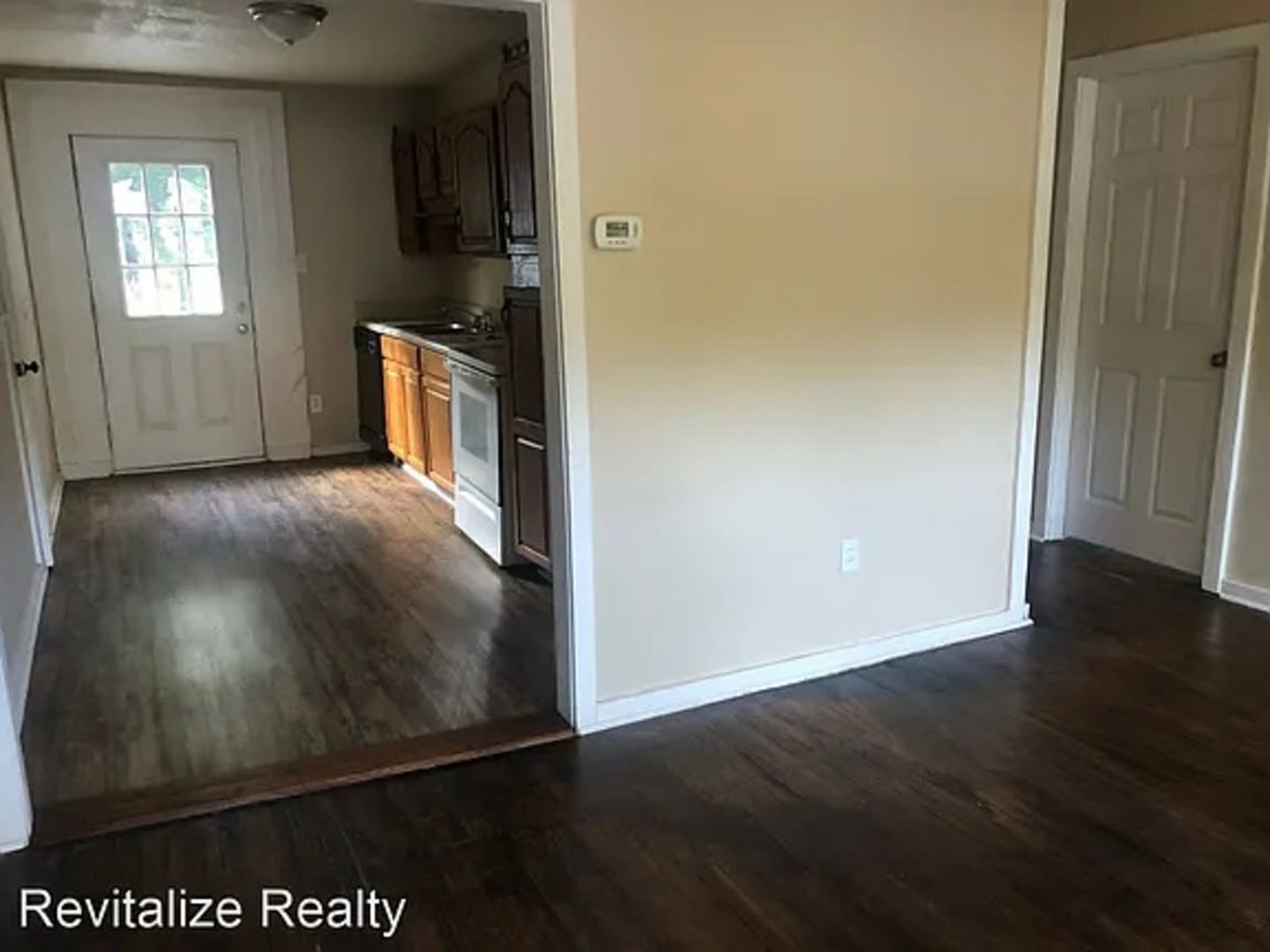 Building Photo - 1905 Pake Ave