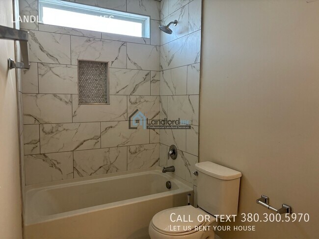 Building Photo - 8737 Cicada St