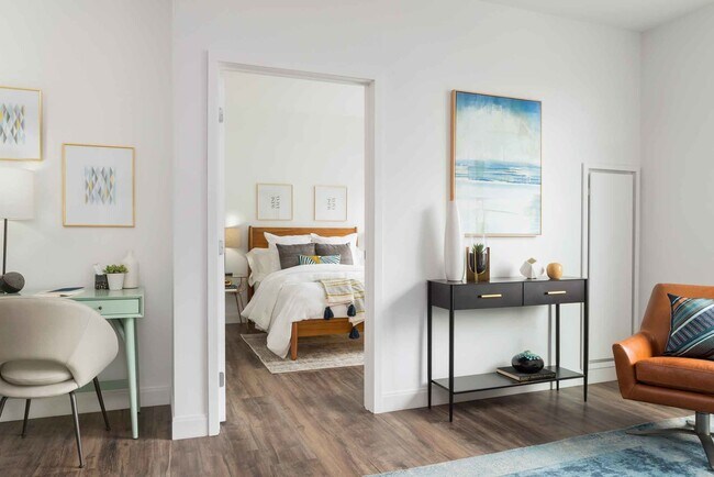 Building Photo - 80 Guest St