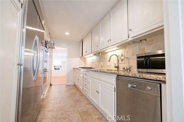 Building Photo - 7301 Vista Del Mar