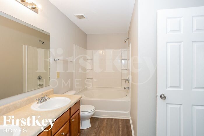 Building Photo - 273 Aershire Ct