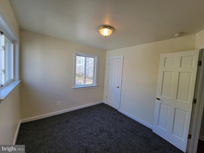 Building Photo - 713 Brandywine St SE