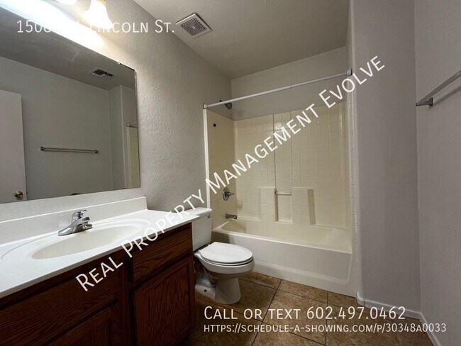 Building Photo - Goodyear Home With Lots of Amenities!!