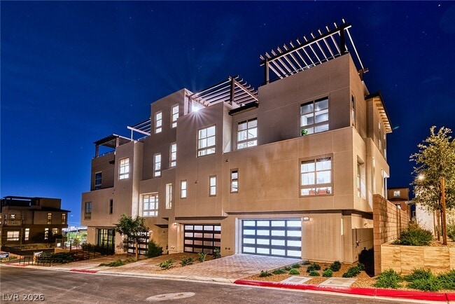 Building Photo - 639 Grey Saker St